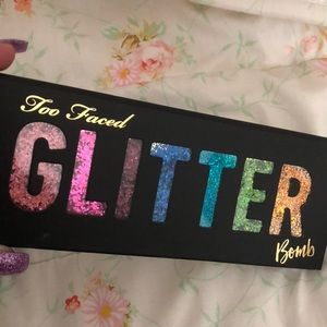 Selling this limited edition too faced palette